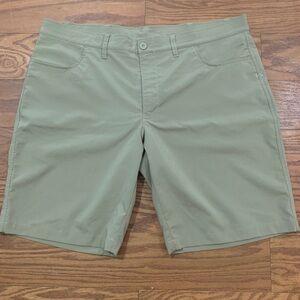 Under Armor Golf in Khaki color